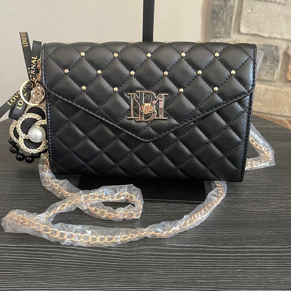 Badgley Mischka Quilted Vegan Leather Envelope Style Clutch/Crossbody